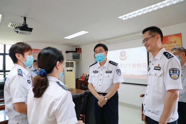 nEO_IMG_p1-陈旭东到广东司法警官职业学院开展教师节慰问活动暨党史学习教育、队伍教育整顿调研.jpg