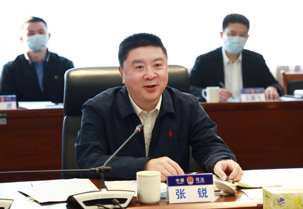 nEO_IMG_p3-省司法厅与广州市政府举行座谈 深入贯彻落实习近平法治思想 推进高质量法治引领保障高质量发展 .jpg