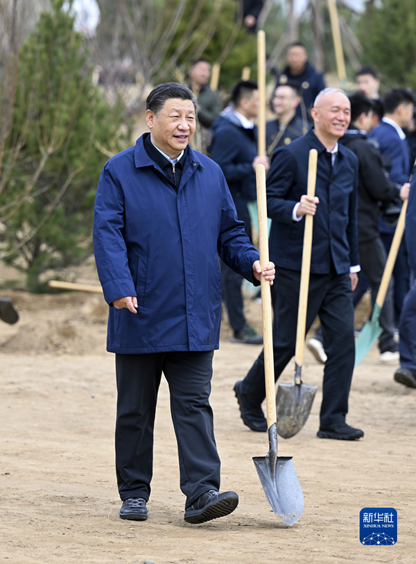 nEO_IMG_p2-习近平参加首都义务植树活动-新华网 .jpg