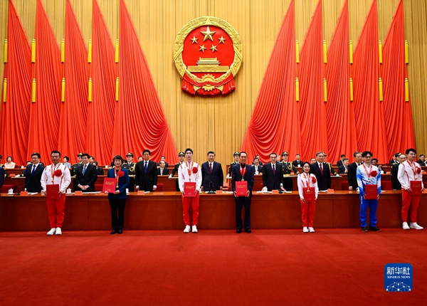 nEO_IMG_p4-北京冬奥会冬残奥会总结表彰大会隆重举行 习近平发表重要讲话-新华网 .jpg