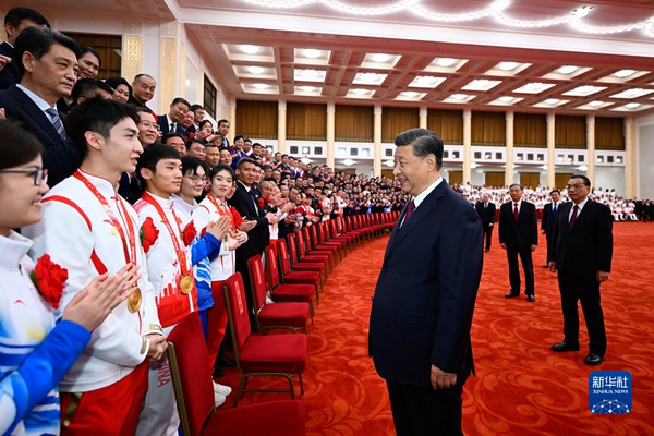 nEO_IMG_p8-北京冬奥会冬残奥会总结表彰大会隆重举行 习近平发表重要讲话-新华网 .jpg
