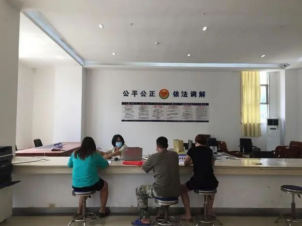 nEO_IMG_p1-惠州市博罗县暖阳法律服务与调解中心成效明显 .jpg