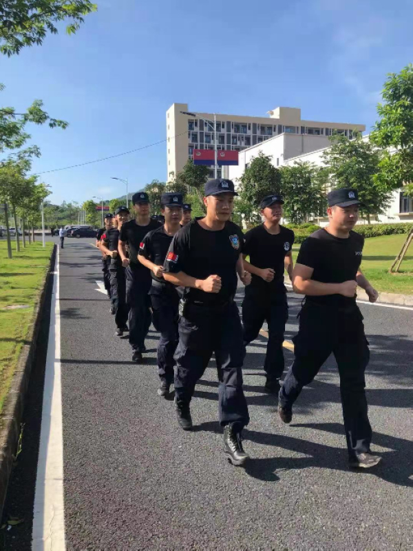 nEO_IMG_p26-酷暑“烤”验！广东监狱戒毒警察坚守岗位 .jpg