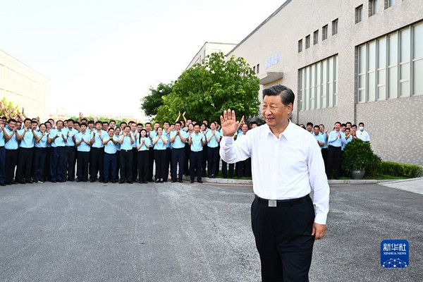 nEO_IMG_p15-习近平在辽宁考察时强调 在新时代东北振兴上展现更大担当和作为 奋力开创辽宁振兴发展新局面-新华网 .jpg