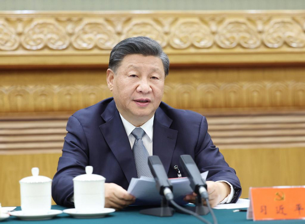 nEO_IMG_p1-（二十大受权发布）党的二十大主席团举行第一次会议 习近平出席会议并作重要讲话-新华网 .jpg
