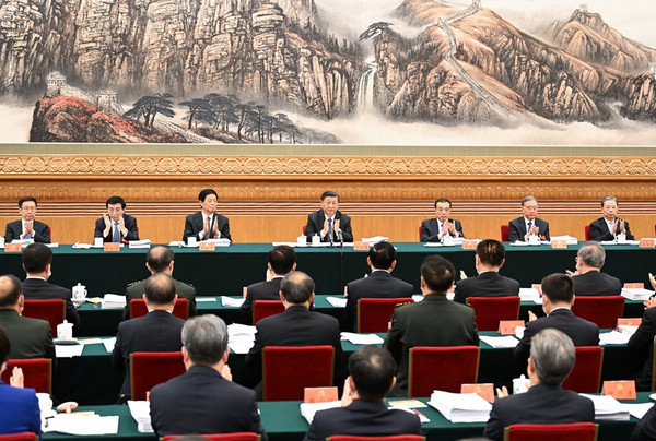 nEO_IMG_p2-（二十大受权发布）党的二十大主席团举行第二次会议 习近平主持会议-新华网 .jpg