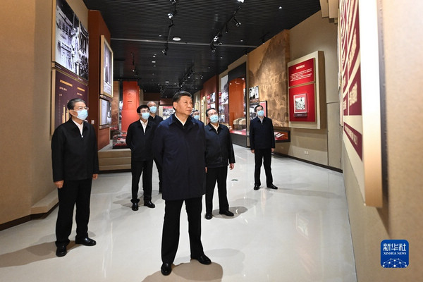 nEO_IMG_p6-习近平在瞻仰延安革命纪念地时强调 弘扬伟大建党精神和延安精神 为实现党的二十大提出的目标任务而团结奋斗-新华网 .jpg