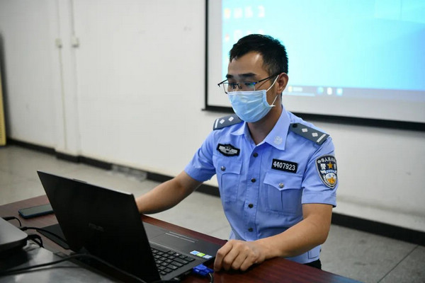 nEO_IMG_002广东监狱警察持续深入学习贯彻党的二十大精神.jpg