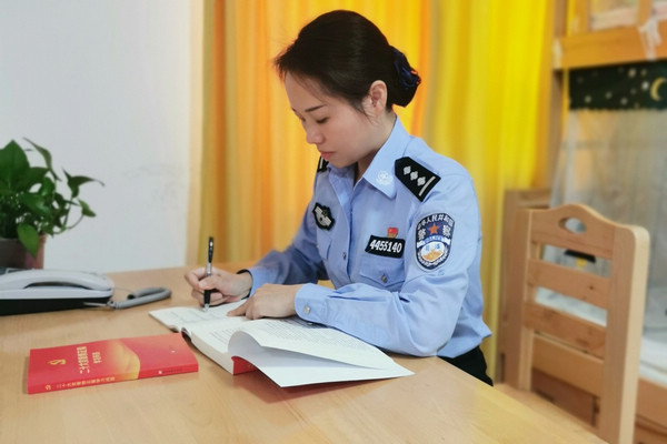 nEO_IMG_006广东监狱警察持续深入学习贯彻党的二十大精神.jpg
