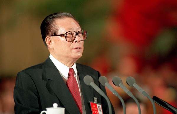 nEO_IMG_p4-江泽民同志生平照片（二）-新华网 .jpg