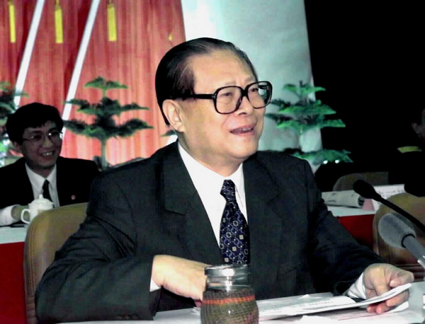 nEO_IMG_p7-江泽民同志生平照片（二）-新华网 .jpg