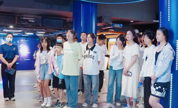 nEO_IMG_p2-湾区少年与“法”同行，深圳市开展青少年法治宣传教育 .jpg