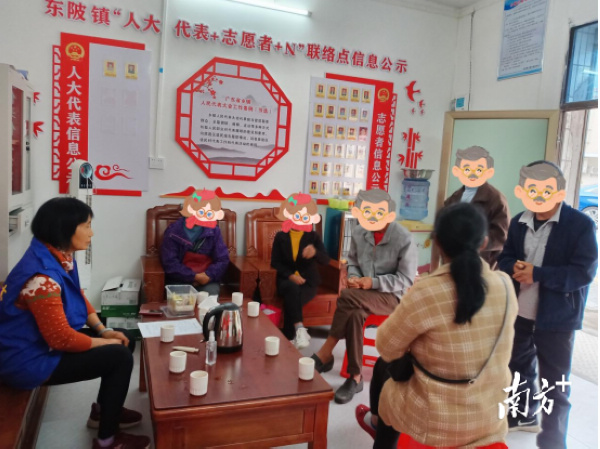 nEO_IMG_p2-“红姐”李松任：融情于法，做群众身边的“法律明白人” .jpg