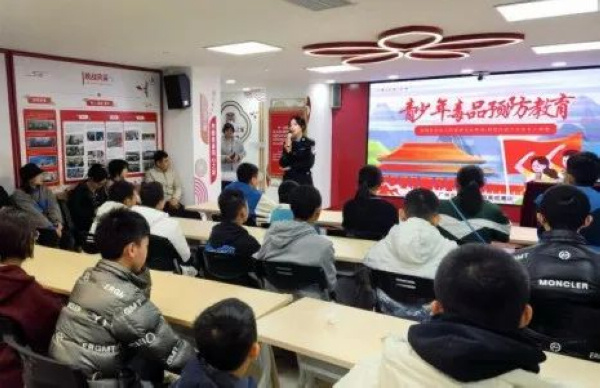 nEO_IMG_p1-广东各地法治“开学第一课”，护航未成年人健康成长② .jpg