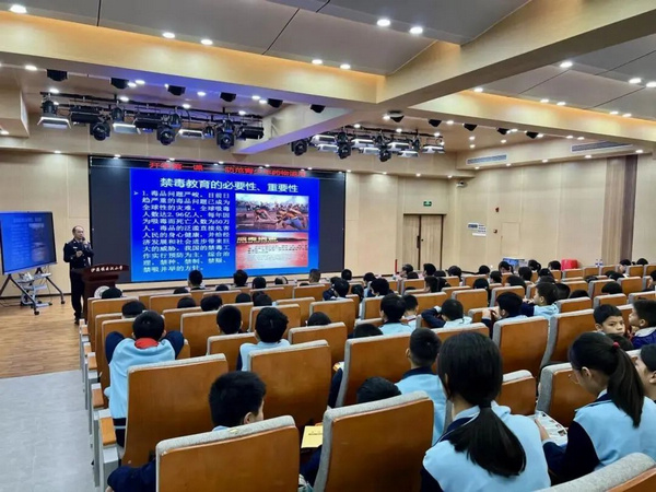 nEO_IMG_p6-广东各地法治“开学第一课”，护航未成年人健康成长② .jpg