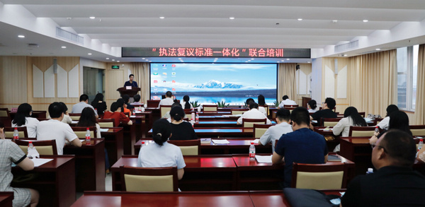 nEO_IMG_p7-广州行政复议“巧妇巧议”巾帼团队：巧手织公正 柔情筑和谐 .jpg