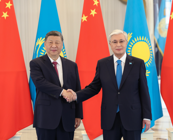 p1-习近平同哈萨克斯坦总统托卡耶夫会谈-新华网 .jpg