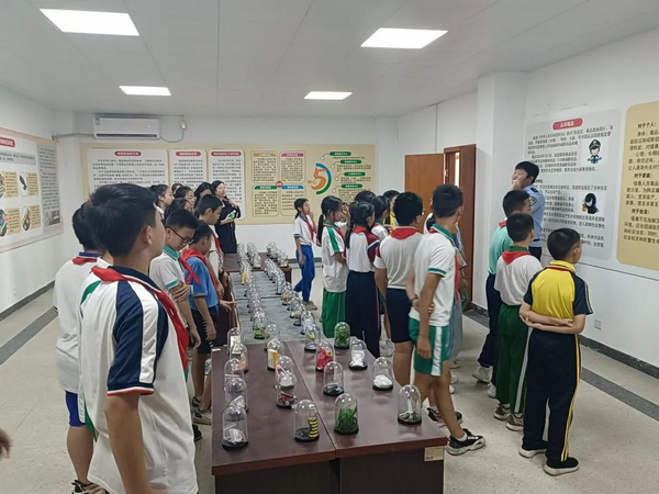 nEO_IMG_p12-“法”护青春！广东司法行政戒毒系统积极开展禁毒普法宣教 .jpg