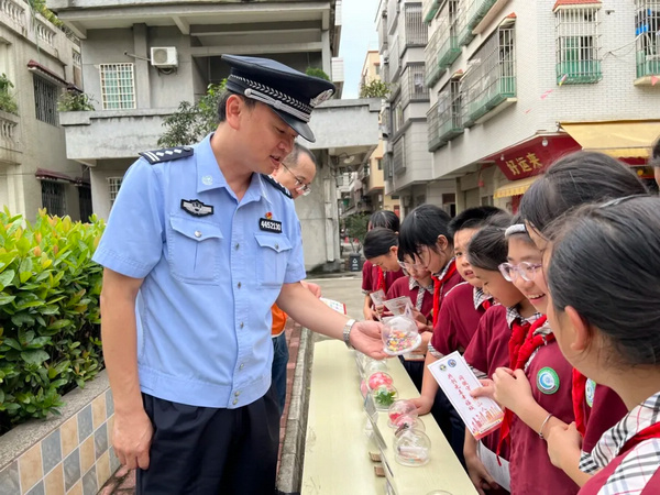 nEO_IMG_p3-佛山市强戒所二大队党支部：强基固本筑堡垒，戒毒矫治显担当 .jpg