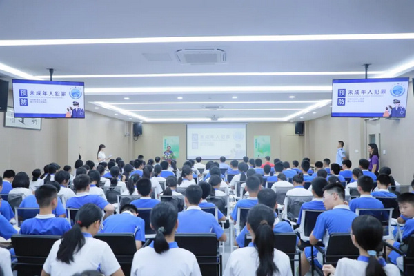 nEO_IMG_p4-“八五”普法巡礼丨法治护航青春成长，深圳市龙岗区“四聚焦”引领青少年向阳前行 .jpg